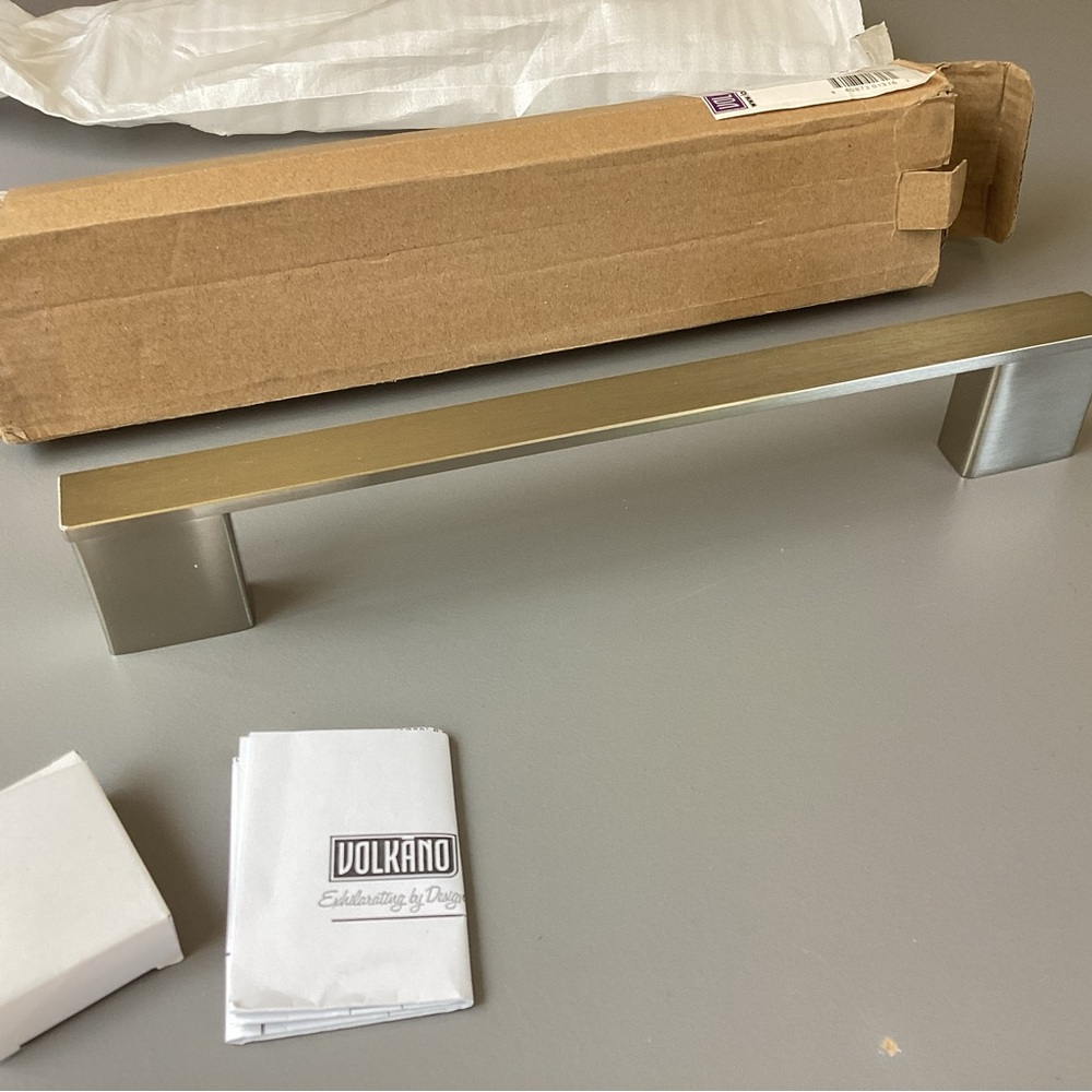 ICO bath Volkano Cinder 12” Towel Bar Brushed Nickel New NIB